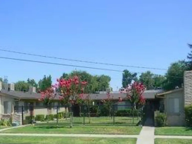 4545 E Sierra Madre Ave — Photo 2