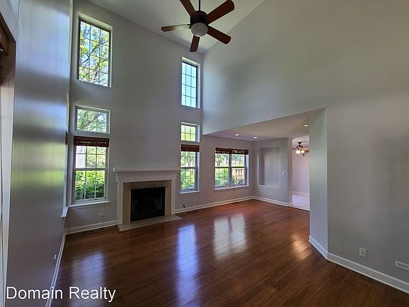 4th image of 2910 Belle Ln