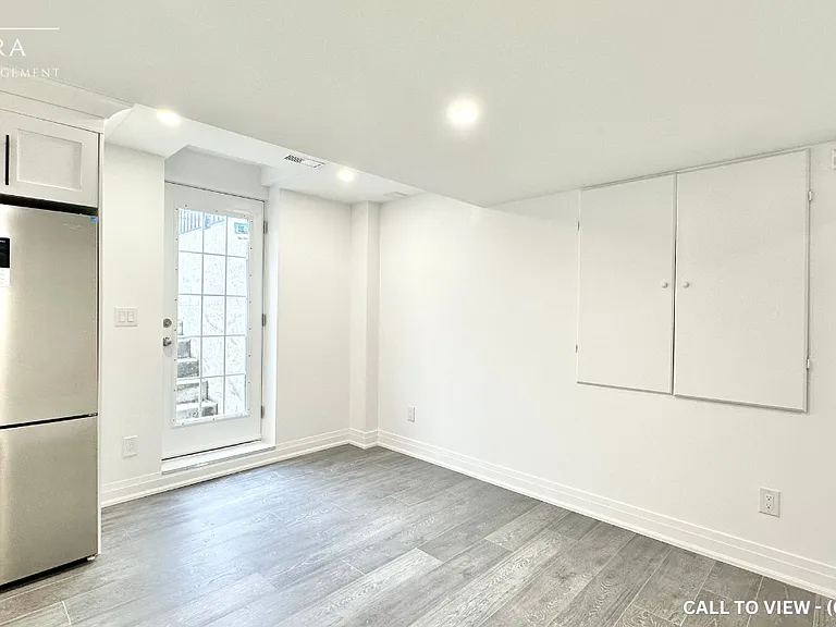 479 Greenlees Cir #2 — Photo 4