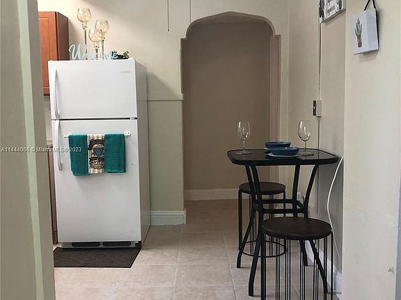 4th image of 1726 NW 19th St #2