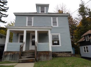 126 Charmouth Dr, Syracuse, NY 13207