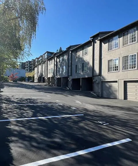 Nob Hill Apartments — Photo 1