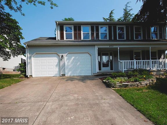 3rd image of 825 Blake Dr