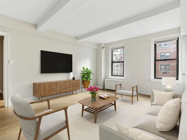321 E 54th St APT 9B, New York, NY 10022