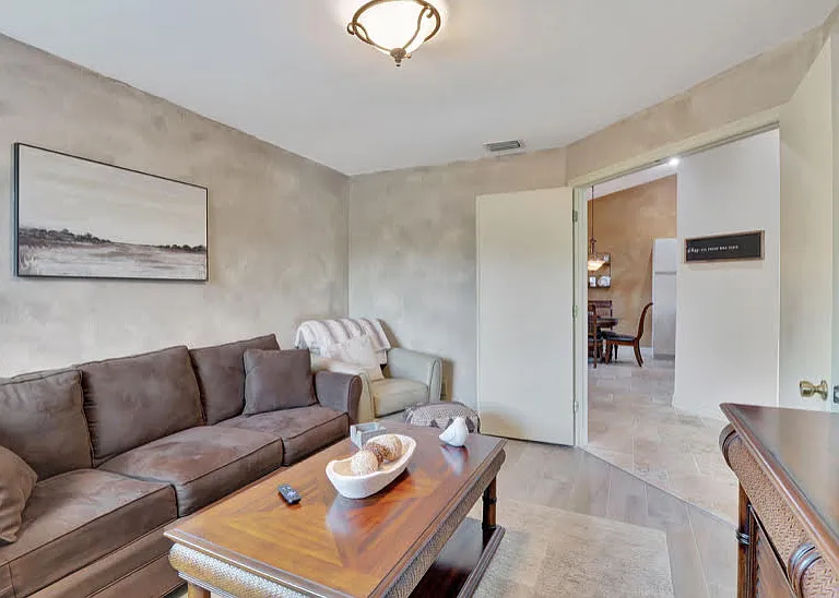 2103 Tama Cir #202 — Photo 21