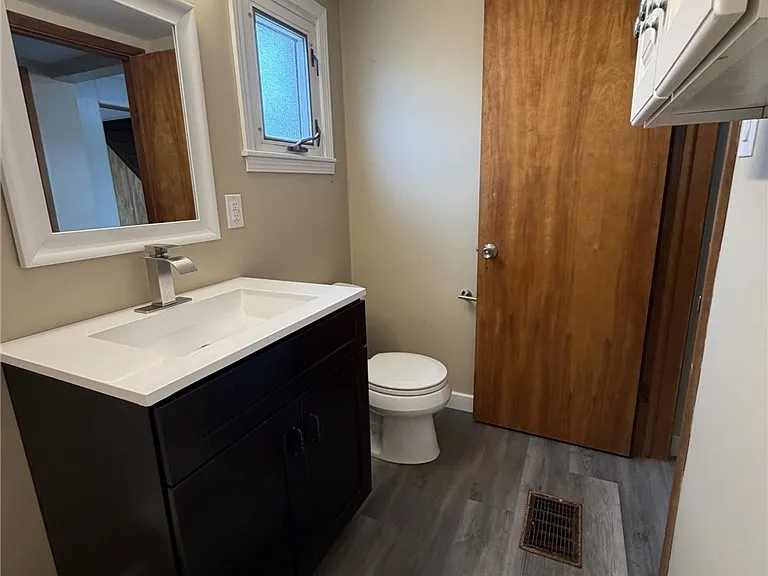 1154 Eisenhower Dr — Photo 23