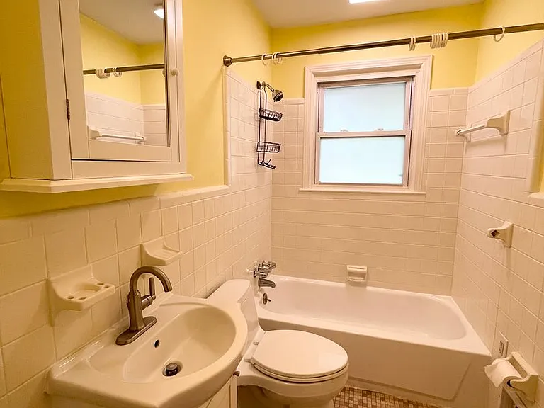 1051 S Holly St — Photo 18