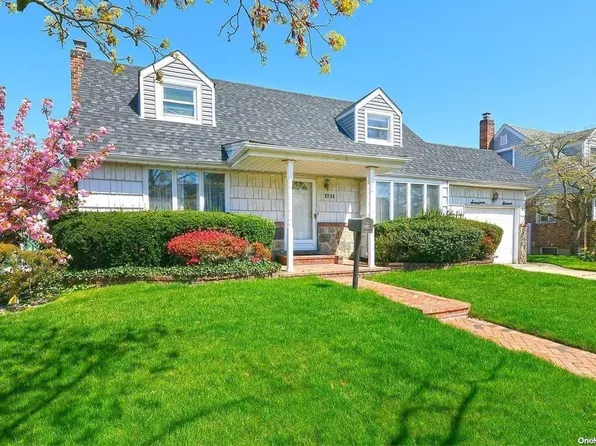 1711 Royal Road, East Meadow, NY 11554