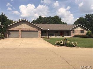 220 Maple Ridge Dr, Farmington, MO 63640