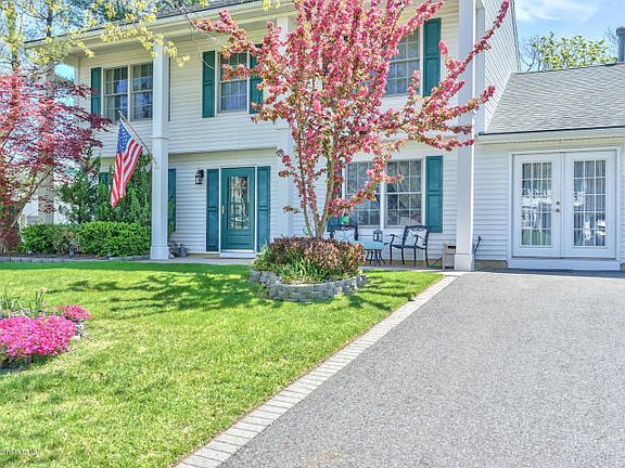 3rd image of 604 Buenaventura Ct