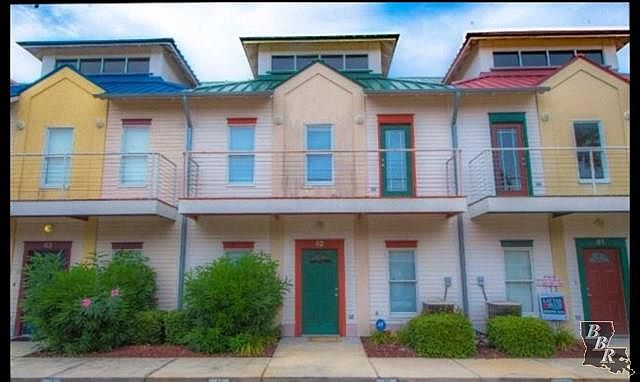 1st image of 3031 Barrow St APT 42