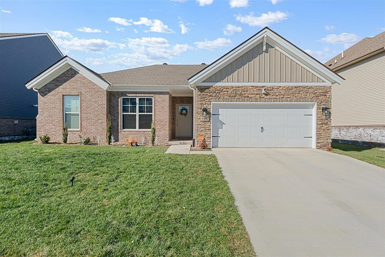 3 bed, 1723 sqft, $2,200 — Photo 1