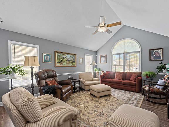 3rd image of 3004 Cedar Crest Ct
