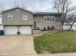 1431 Rosehill Ave, Camanche, IA 52730