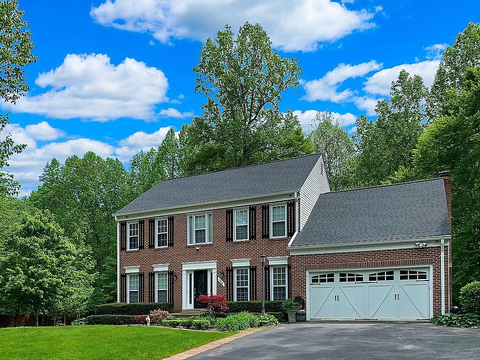 2nd image of 6960 Scenic Pointe Pl