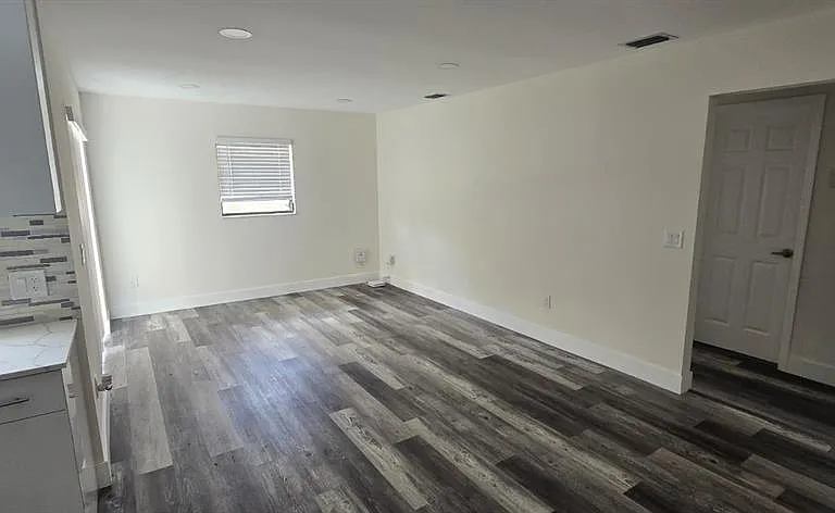 17319 Terry Ave — Photo 11