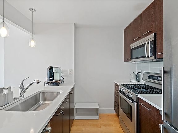 3rd image of 5-09 48th Ave #4-J