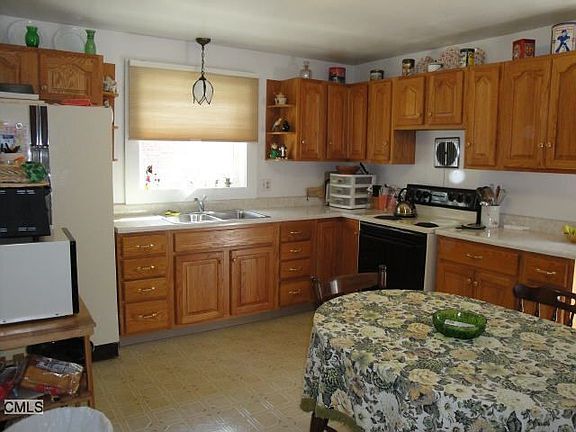 3rd image of 505 Dexter Dr
