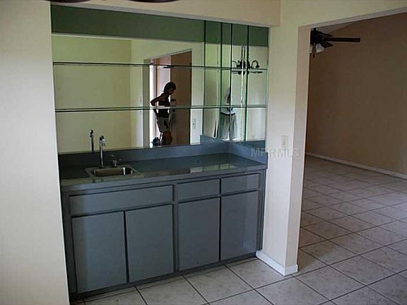 4th image of 3182 Charter Club Dr