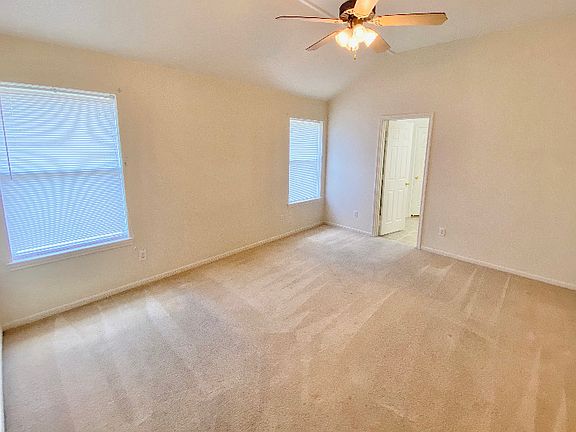 5th image of 3103 Wisteria Ln