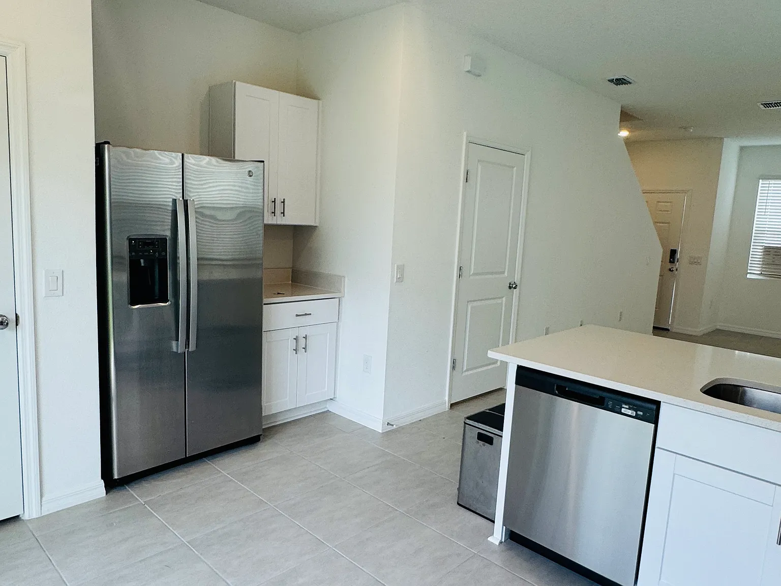 2 bed, 1281 sqft, $1,750 — Photo 3