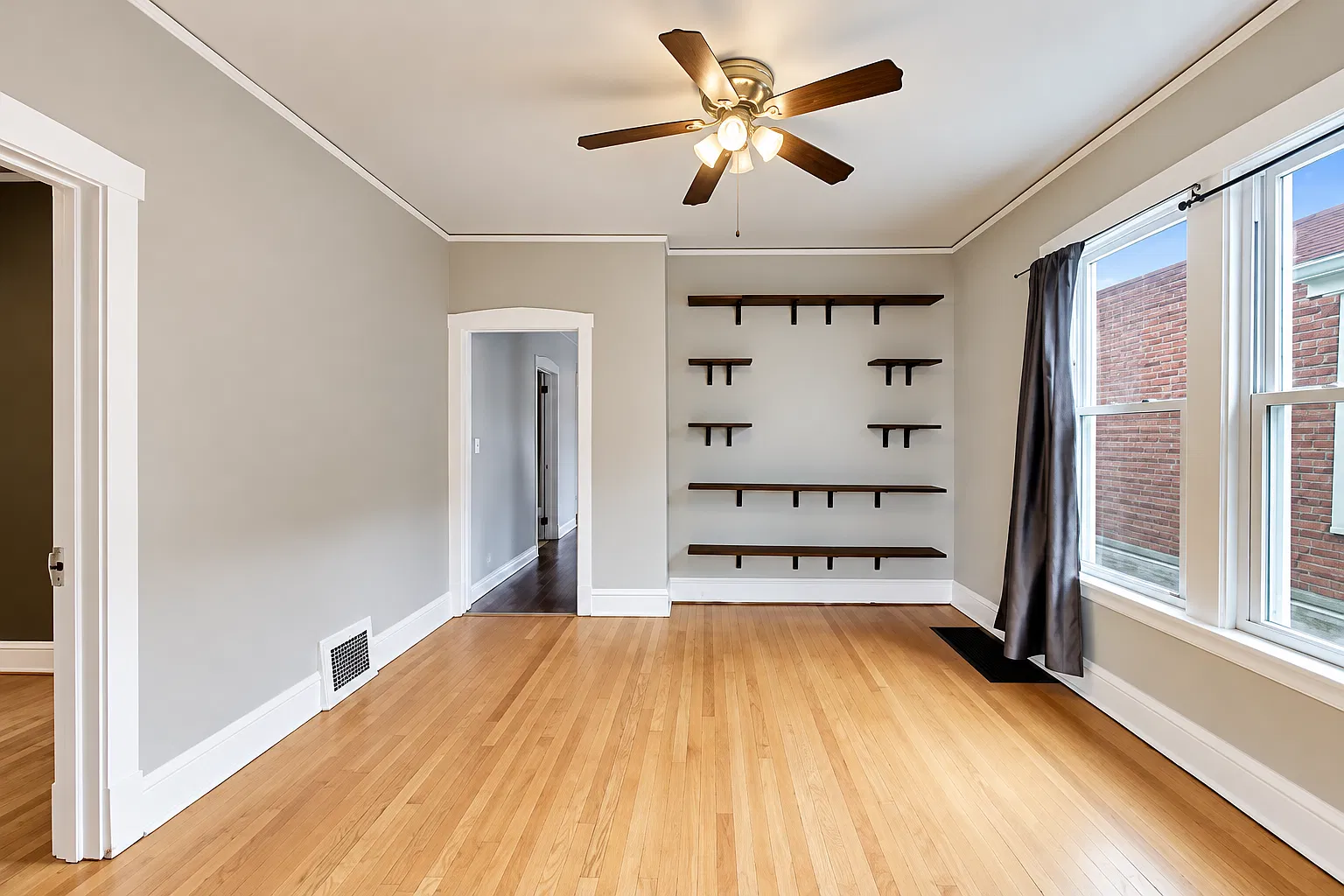 2 bed, 1092 sqft, $2,200 — Photo 2
