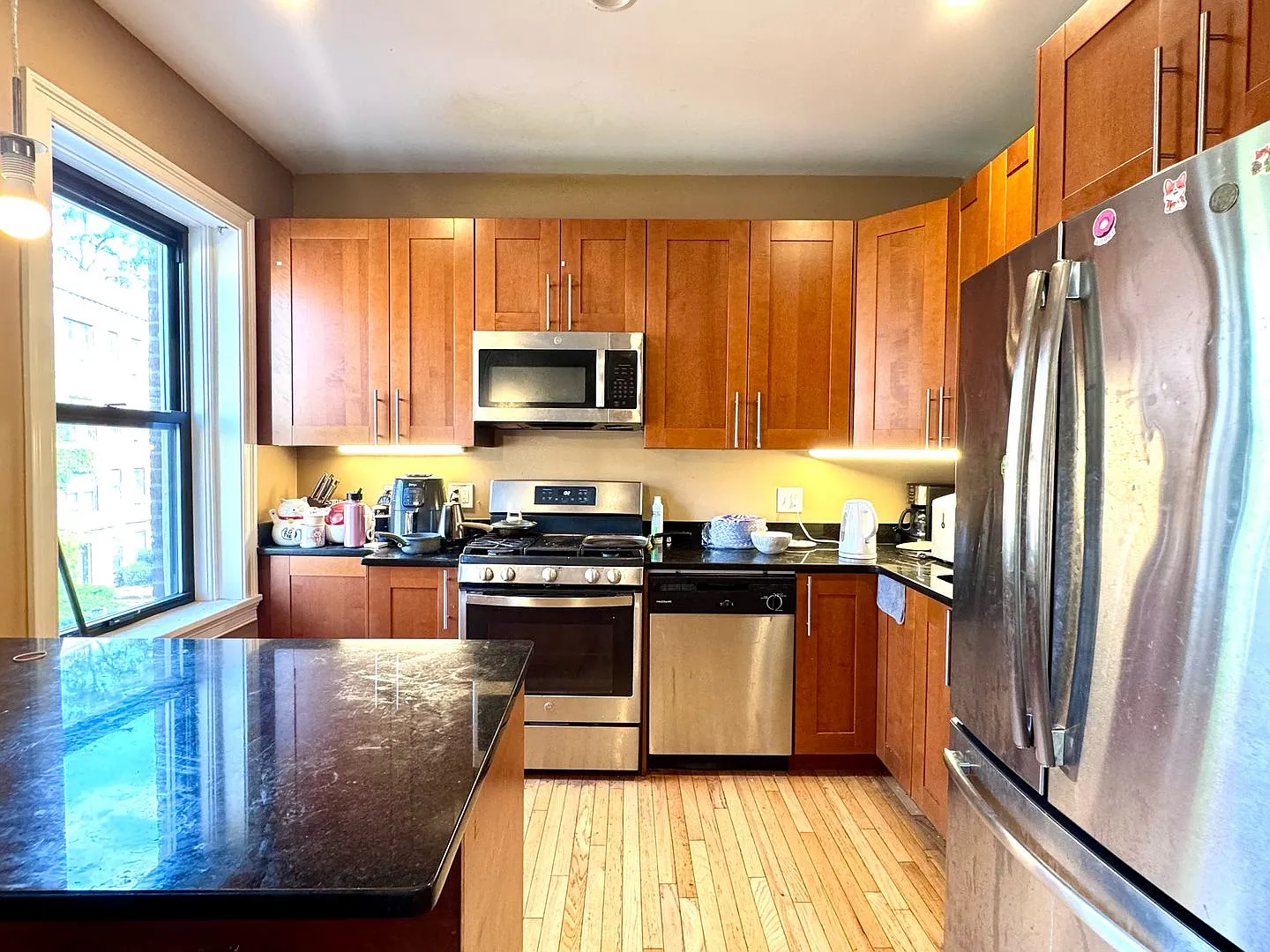 Wow! Modern 4 Bed/2 Bath In Brighton - Central Air, Laundry In-Unit — Photo 1