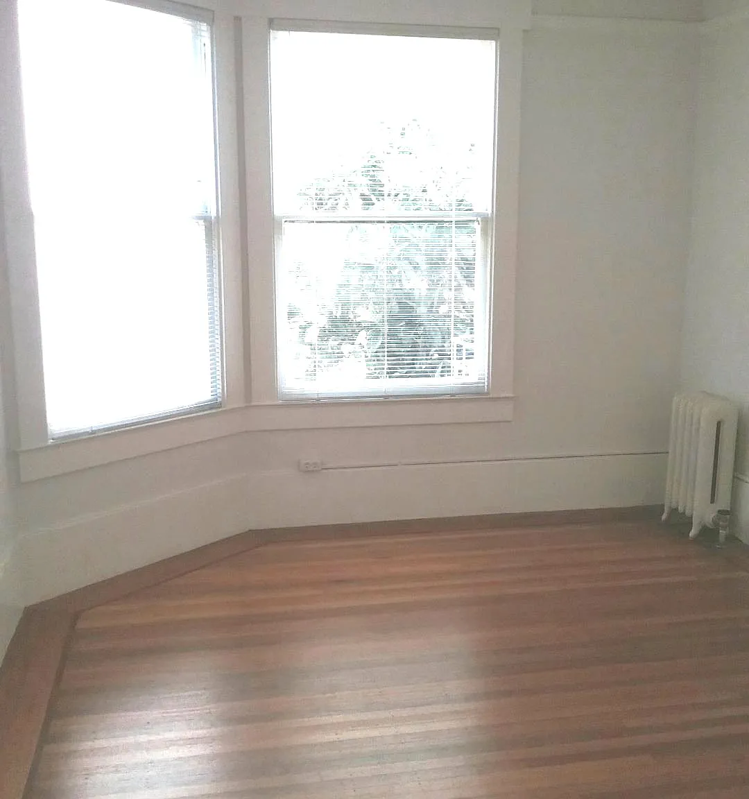 2 bed, 800 sqft, $4,200 — Photo 4