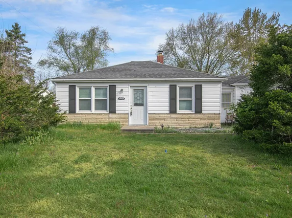 26924 Wilkinson St, Edwardsburg, MI 49112