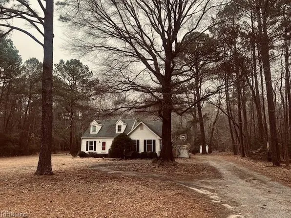 511 Freemans Pond Rd, Wakefield, VA 23888