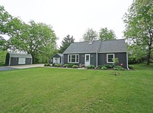 W263N2966 Prospect Ave, Pewaukee, WI 53072