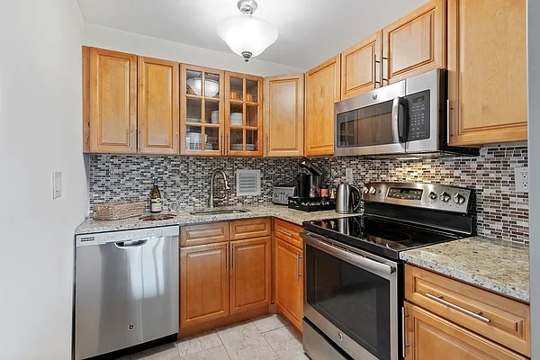 Sold by Shares of New York Marketing LLC | media 30