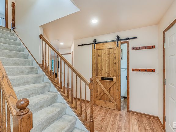 4th image of 2908 Sun Valley Ct