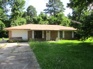 918 Anacoco St, Leesville, LA 71446