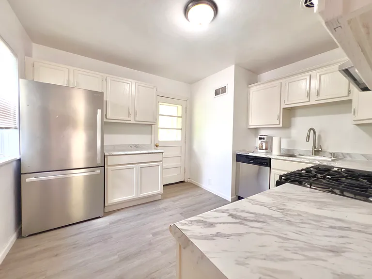 410 N Elizabeth Ave — Photo 15