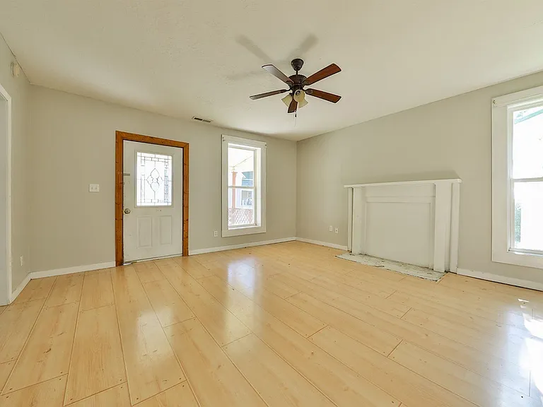 212 Church St — Photo 2