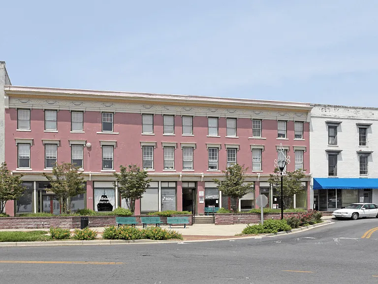 McAliley Apartments — Photo 1
