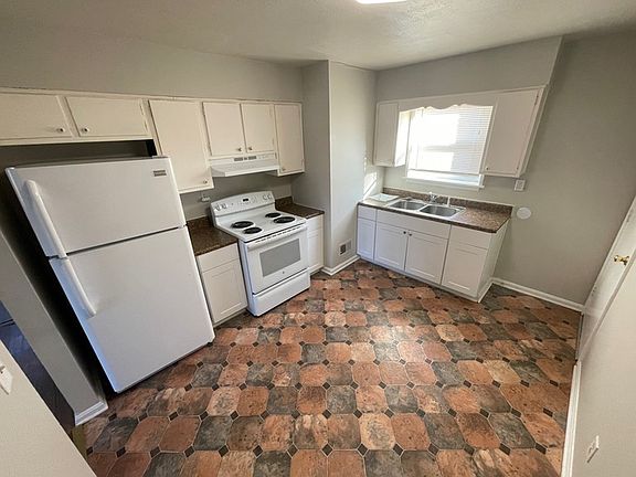 5th image of 3705 Briarbridge Ln APT 1