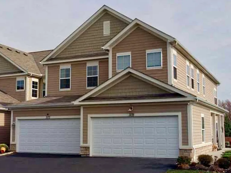3175 Rossmore Cir — Photo 1