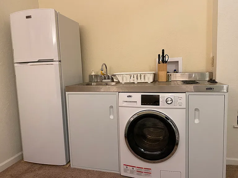512 Citadel Dr — Photo 3