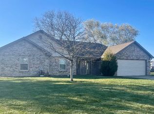 914 S Windhaven Ct, New Palestine, IN