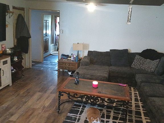 3rd image of 1013 Henry St