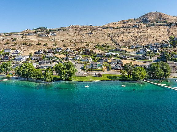 Private waterfront park 2