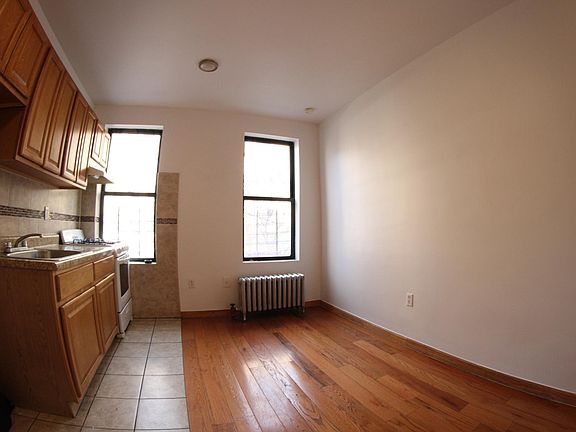 4th image of 1068 Ward Ave #3A-1