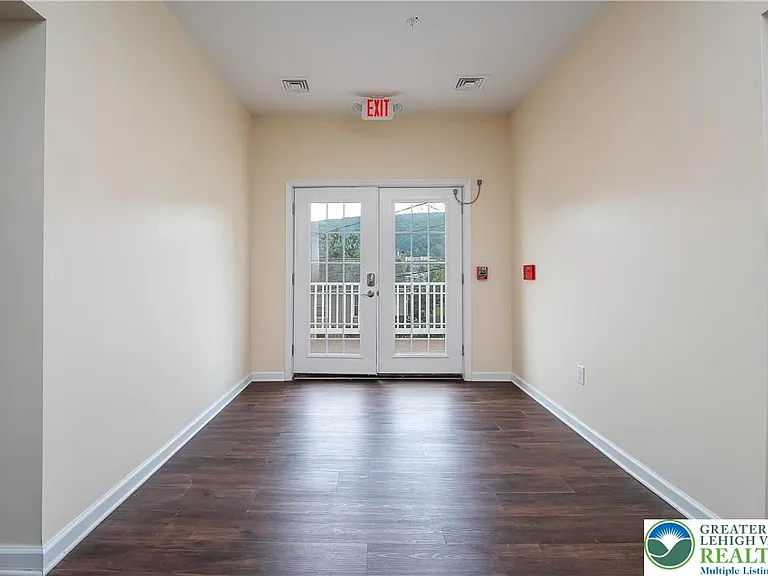 418 W Race St #2 — Photo 14