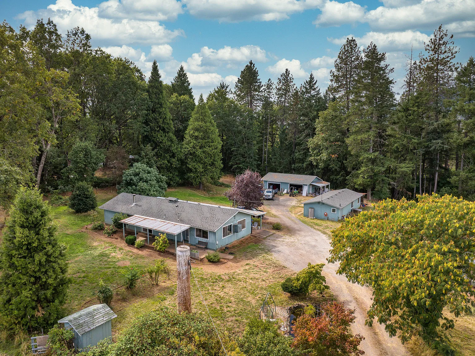 2424 Robinson Rd photo 1