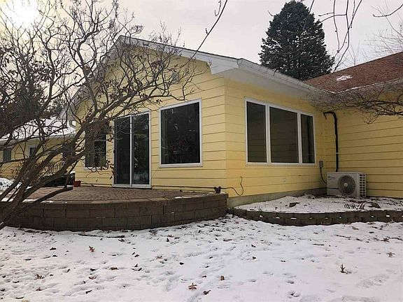5th image of 113 Hillside Dr W