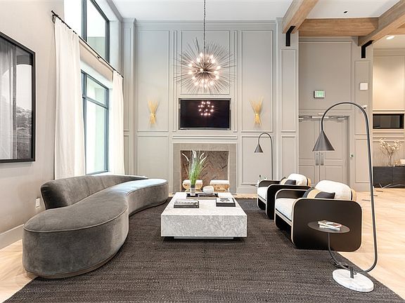 2nd image of 1003 W Washington St #3180365