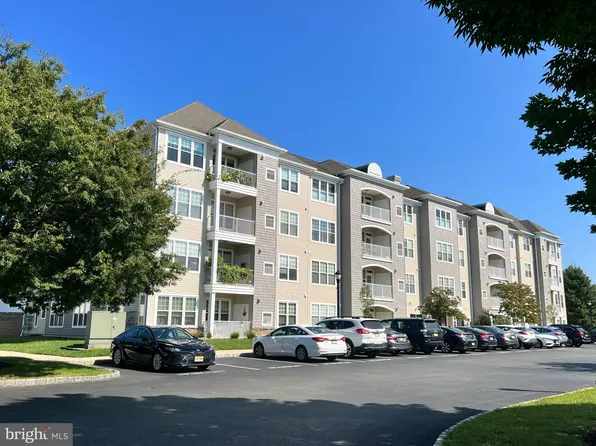 416 Masterson Ct, Ewing, NJ 08618