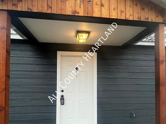 2nd image of 713 N Cockrel Ave